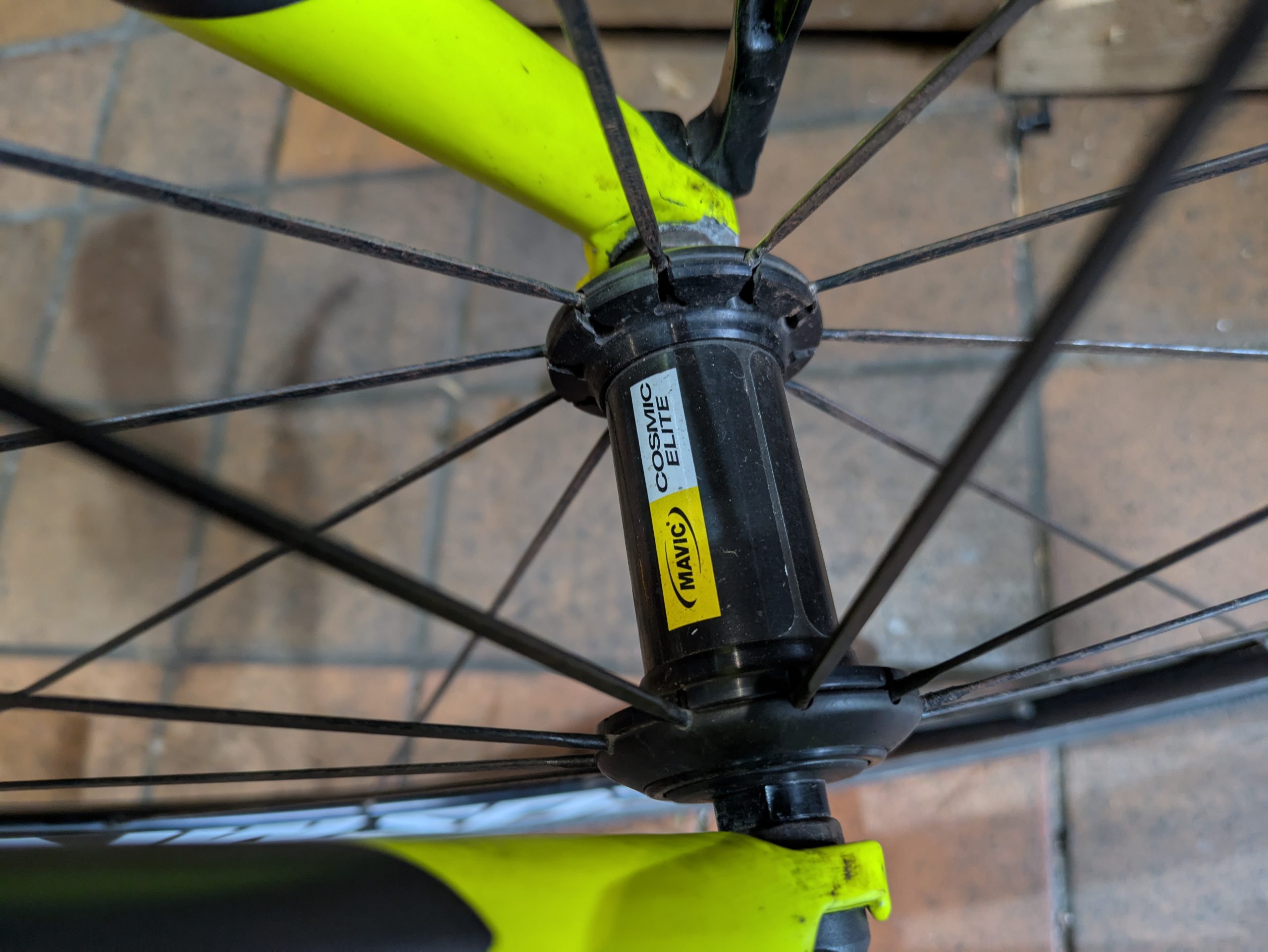 Pinnacle Neon 700c hybrid 53cm - Image 4