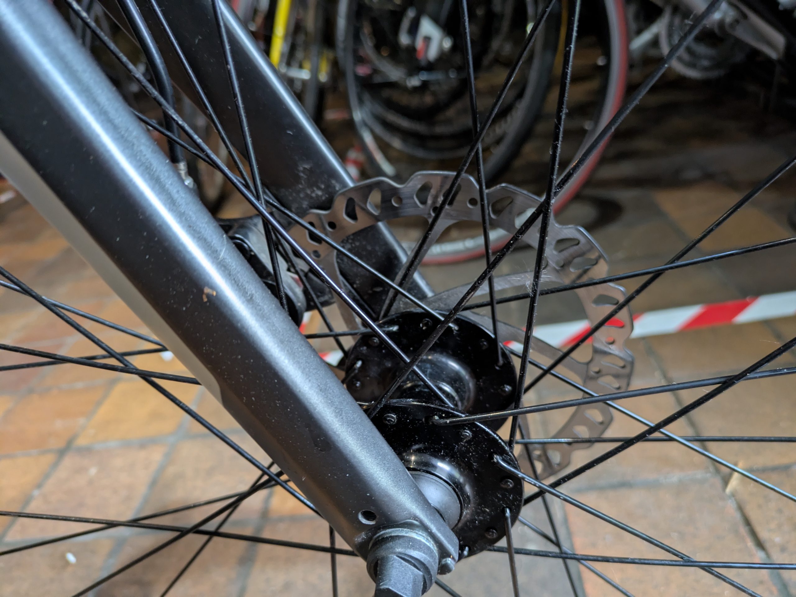 Giant Anyroad 700c road/gravel bike medium size - Image 6