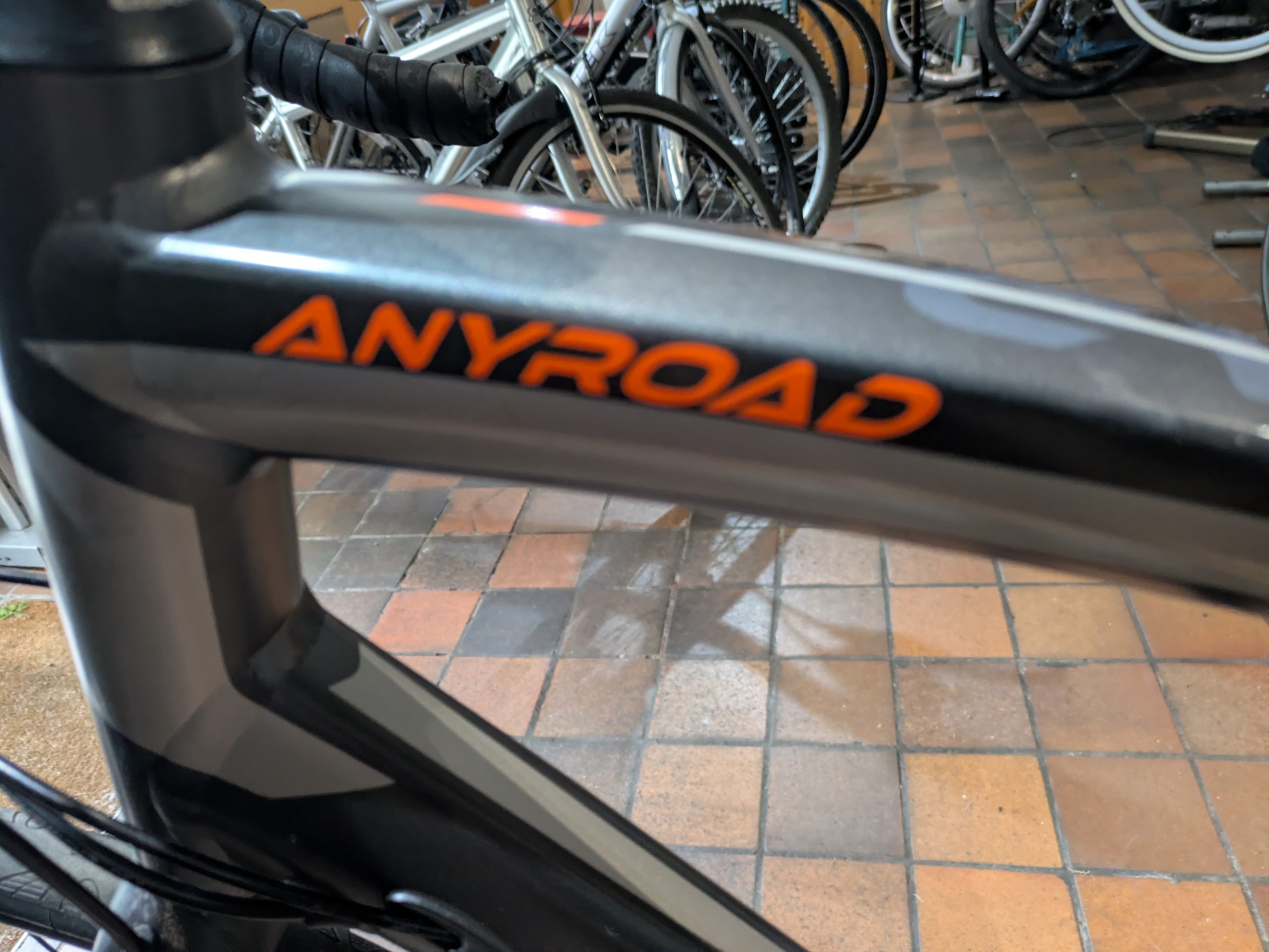 Giant Anyroad 700c road/gravel bike medium size - Image 9
