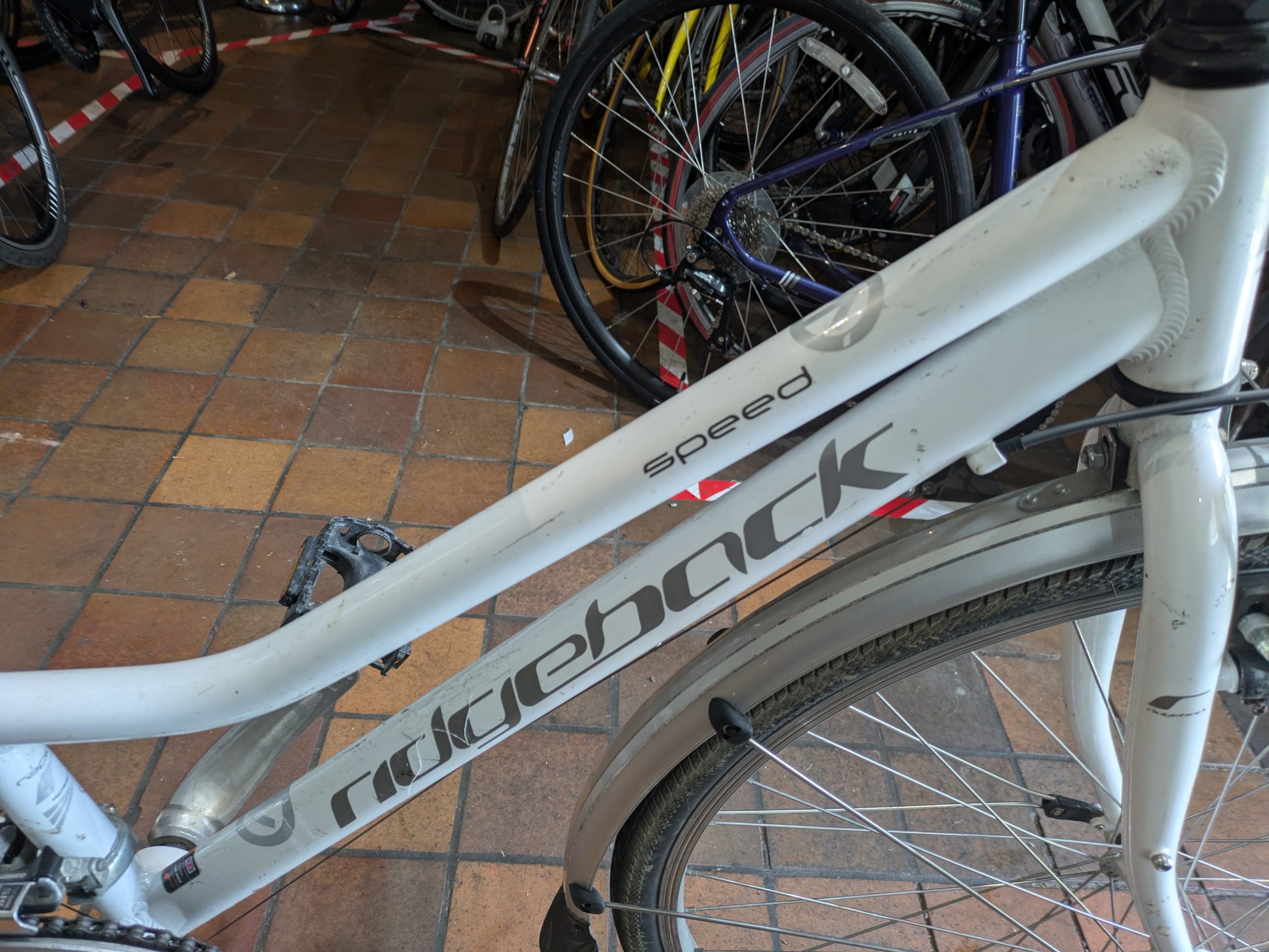 Ridgeback Speed 700c hybrid 49cm - Image 3