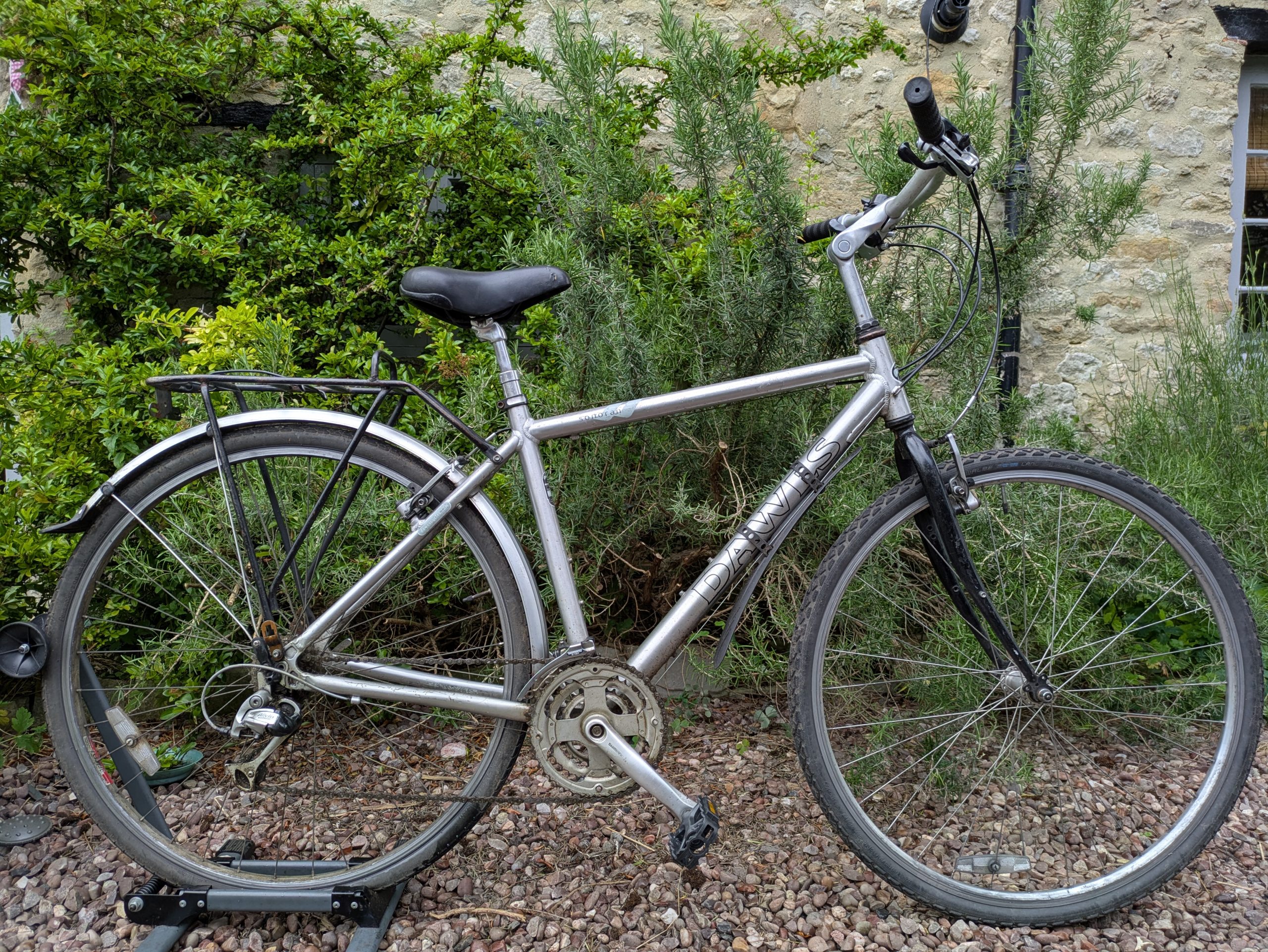 Dawes Sonoran 700c 21 speed shimano hybrid/commuter
